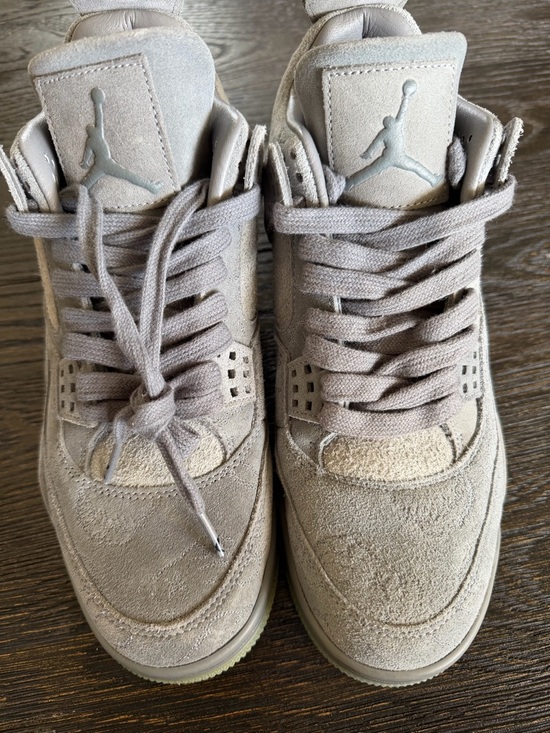 Jordan 4 Retro- KAWS Men’s size 10 - Picture 5 of 12